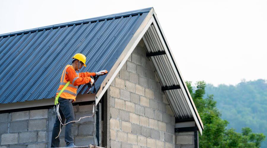Professional gutter cleaning in Serafina, NM